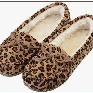Vonair Women's Leopard Moccasin Slippers Size 8 NWT